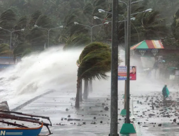 美国客机在海地遭枪击事件全记录